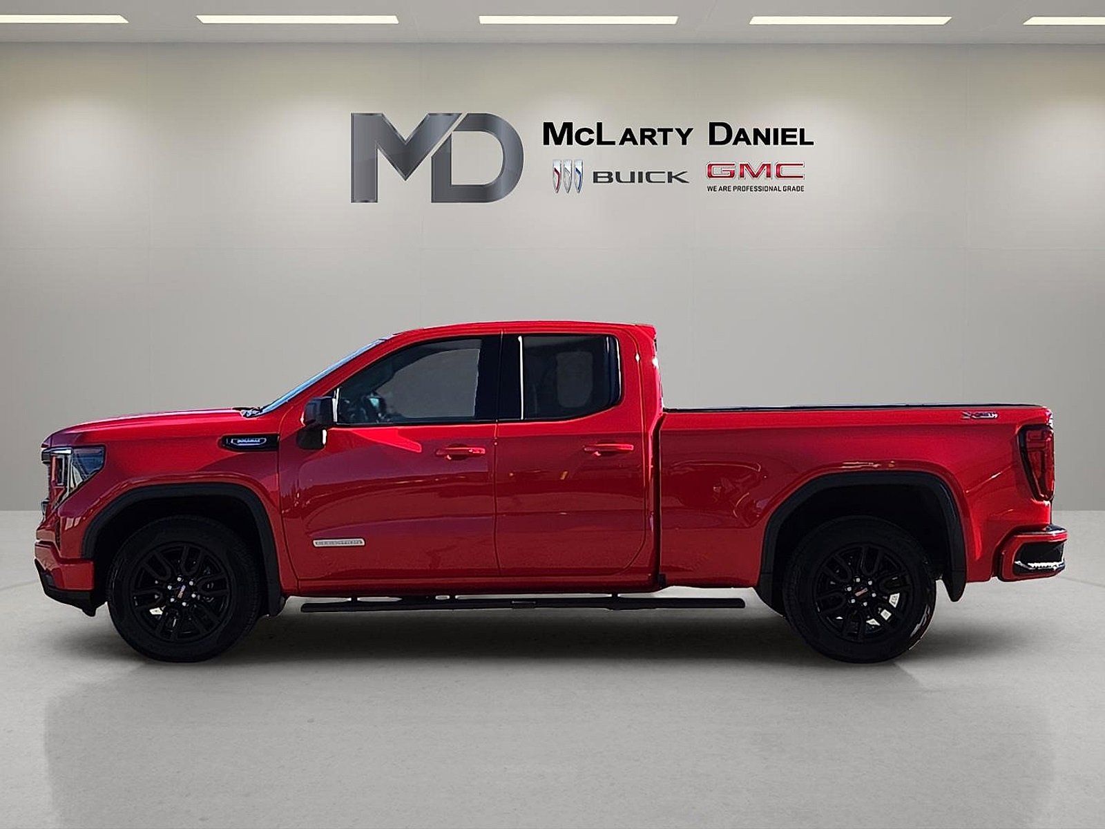 Used 2023 GMC Sierra 1500 Elevation w/ X31 Off-Road Package image 3