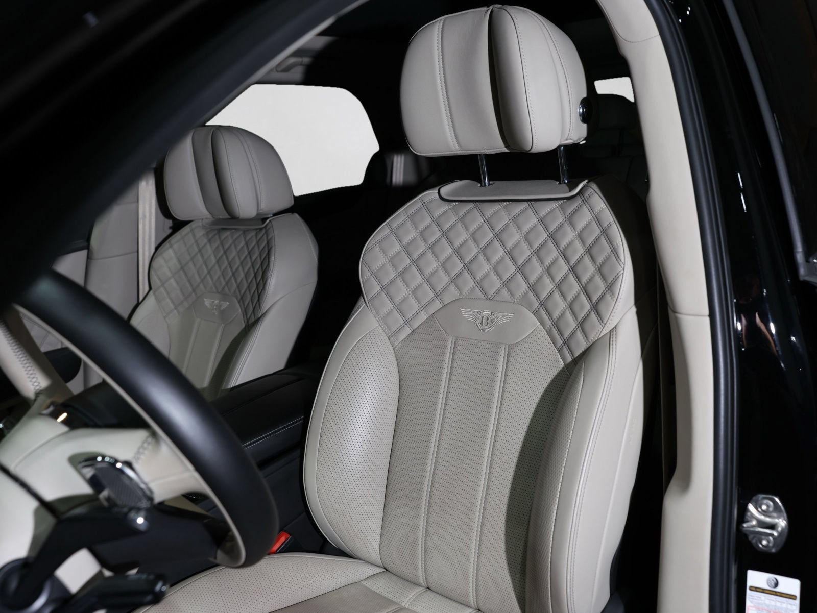 Used 2021 Bentley Bentayga w/ First Edition Specification AWD/4WD image 11