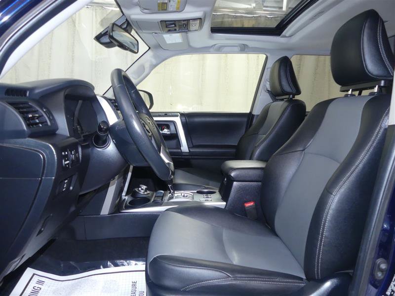 Used 2020 Toyota 4Runner SR5 Premium w/ Moonroof Package AWD/4WD image 23