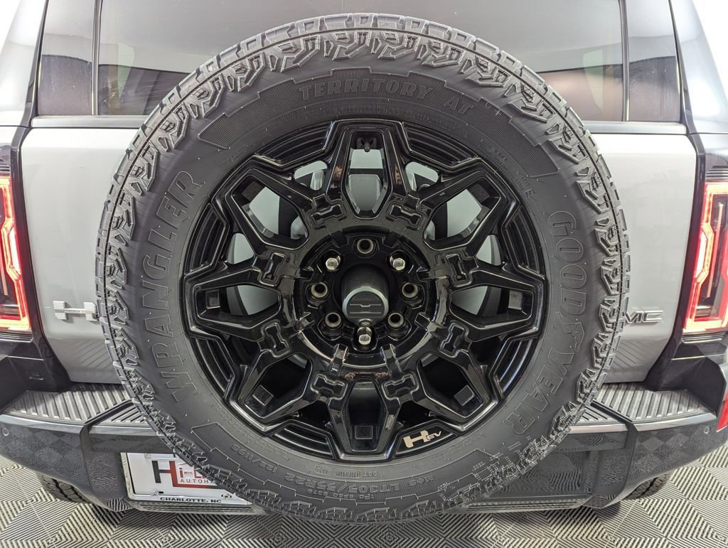 Used 2025 GMC Hummer EV 2X image 29