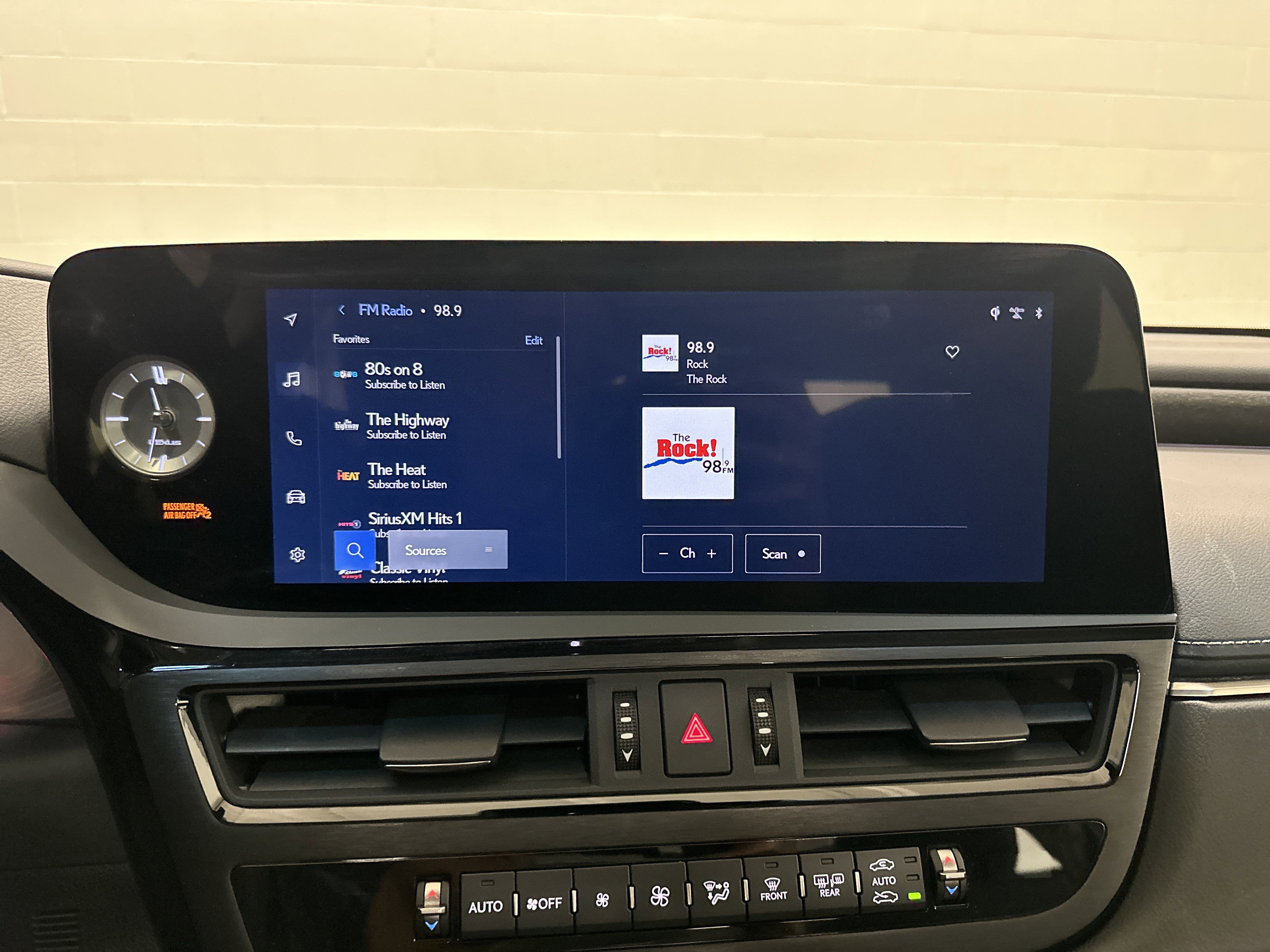Used 2023 Lexus ES 350 w/ Premium Package FWD image 23