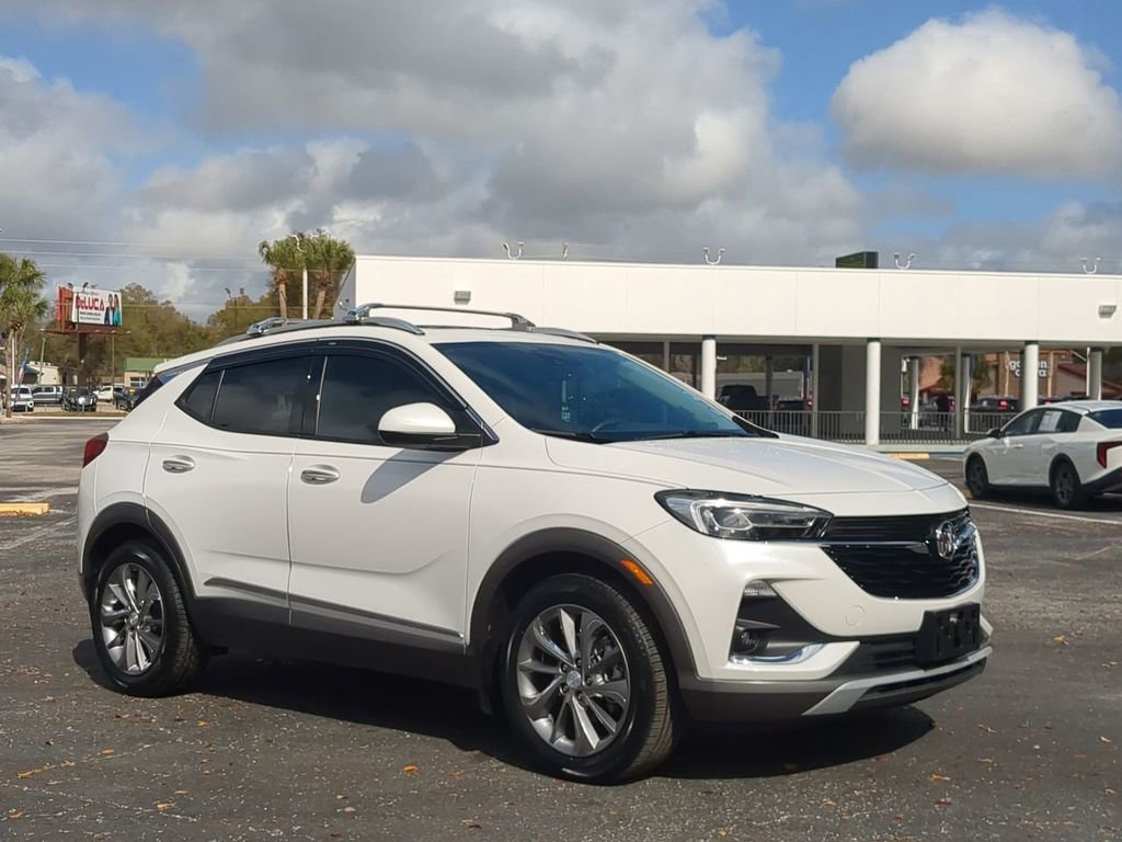 Used 2023 Buick Encore GX Essence w/ Experience Buick Package image 2