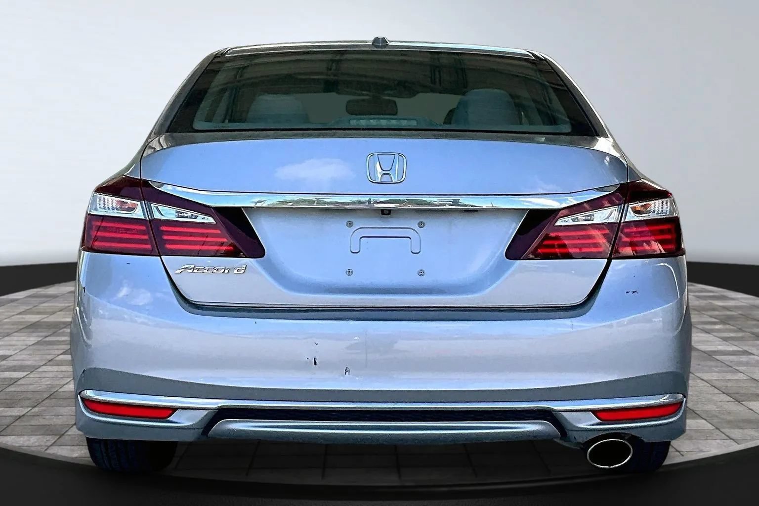 Used 2017 Honda Accord EX-L image 5