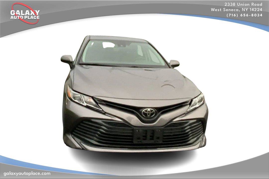 Used 2020 Toyota Camry LE FWD image 3