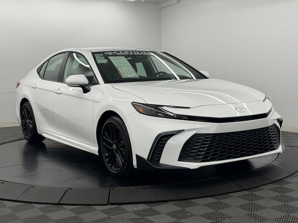 Used 2026 Toyota Camry SE FWD image 8