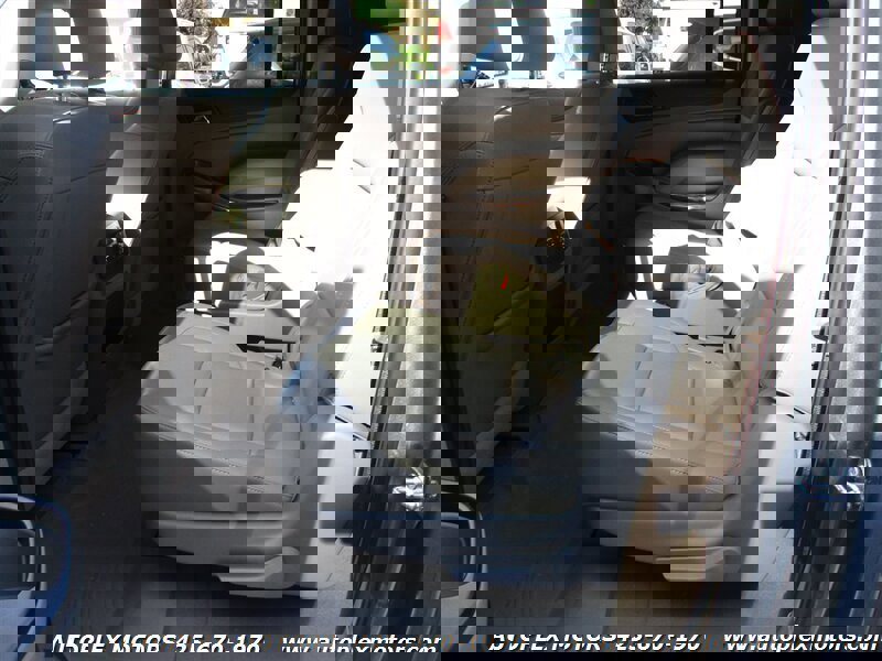 Used 2019 GMC Yukon XL SLT image 11