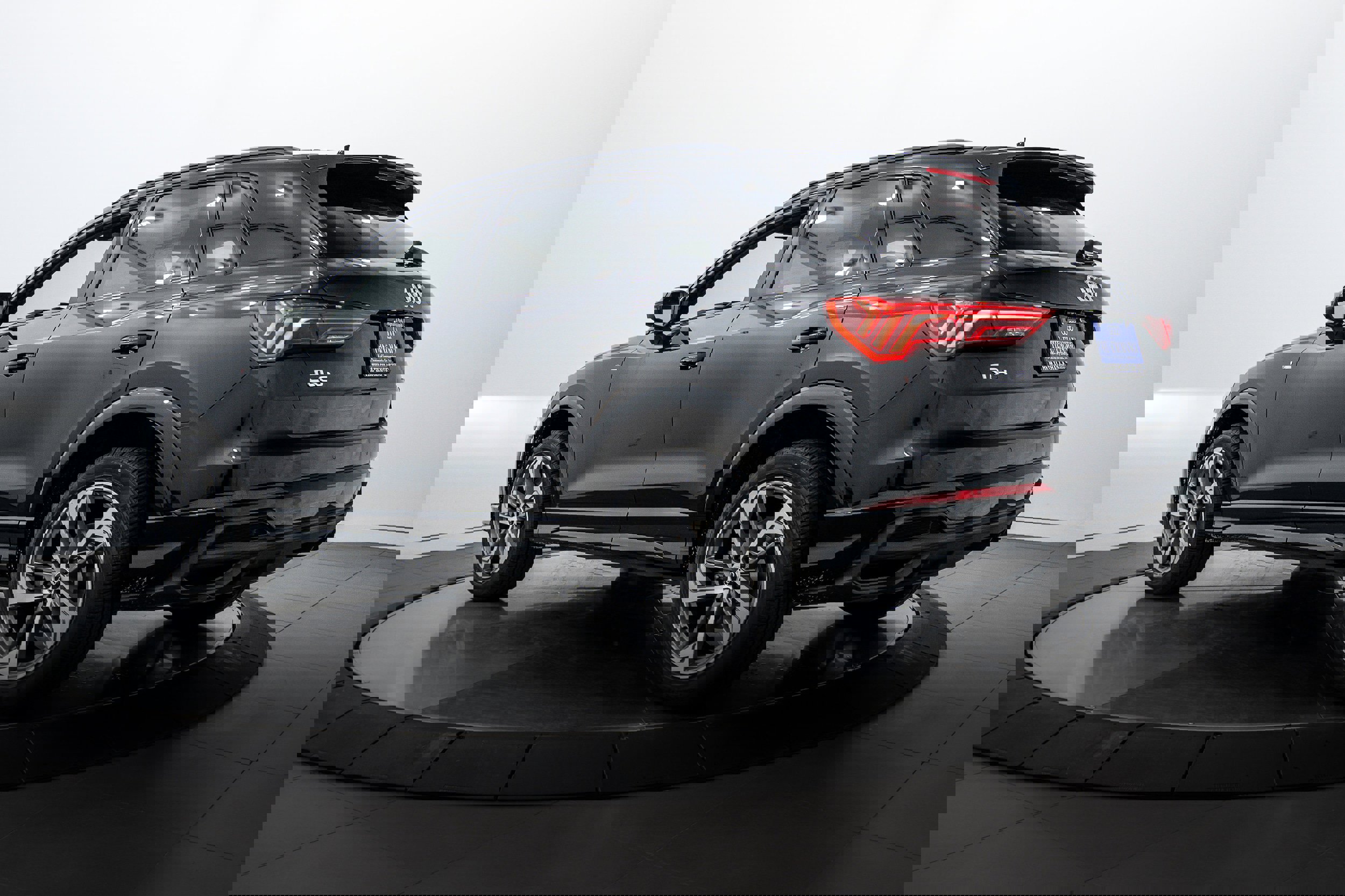 New 2025 Audi Q3 2.0T Premium image 5