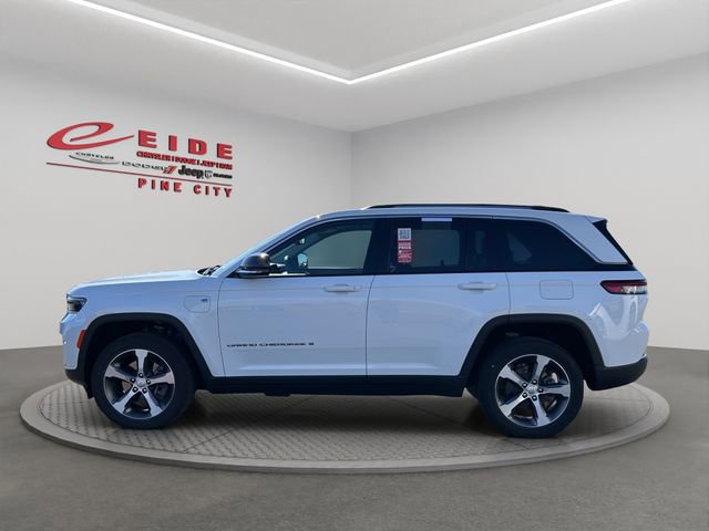 Used 2023 Jeep Grand Cherokee 4WD 4xe image 2