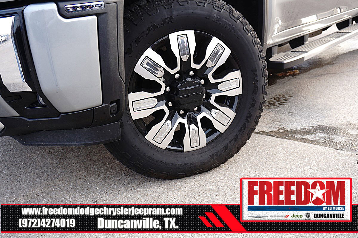 Used 2025 GMC Sierra 2500 Denali w/ Denali Reserve Package image 9