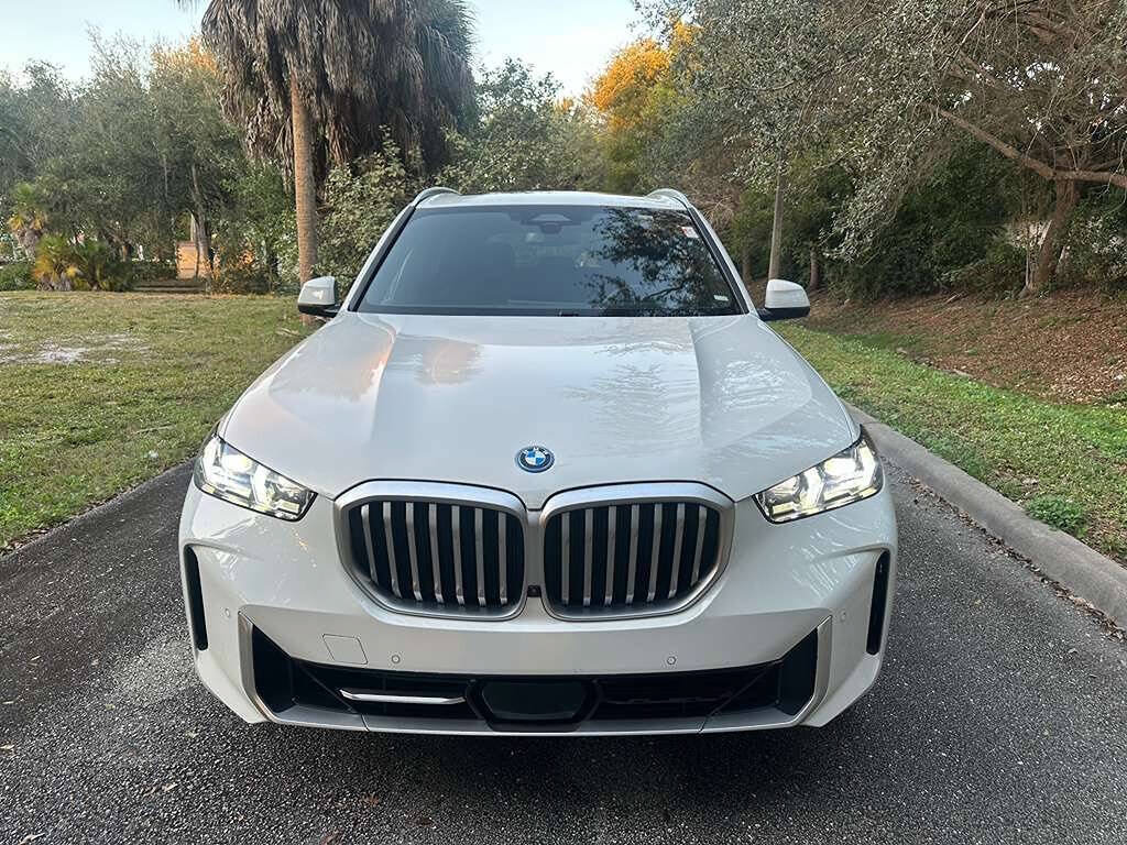 Used 2024 BMW X5 xDrive50e AWD/4WD image 2