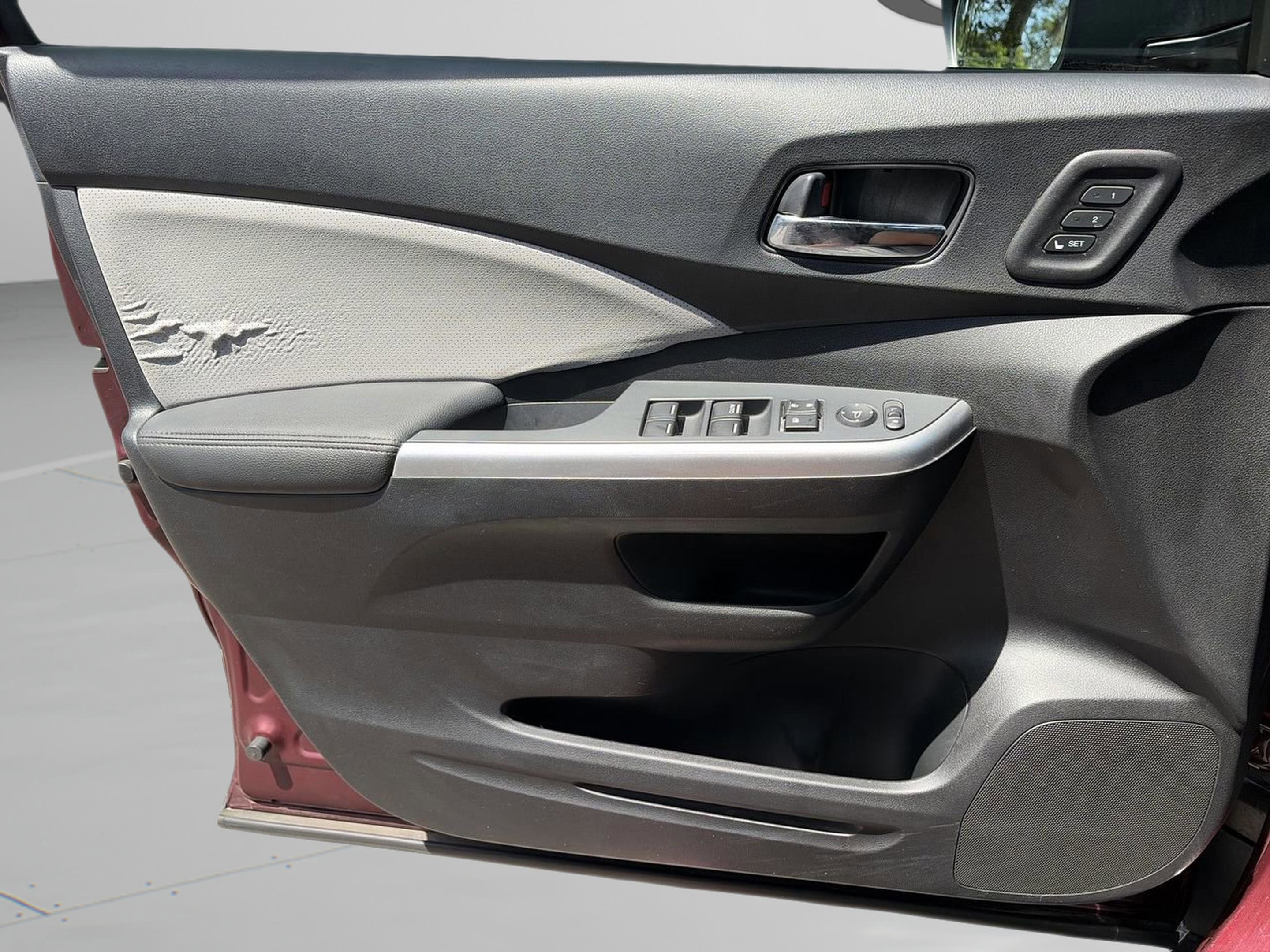 Used 2015 Honda CR-V Touring image 16