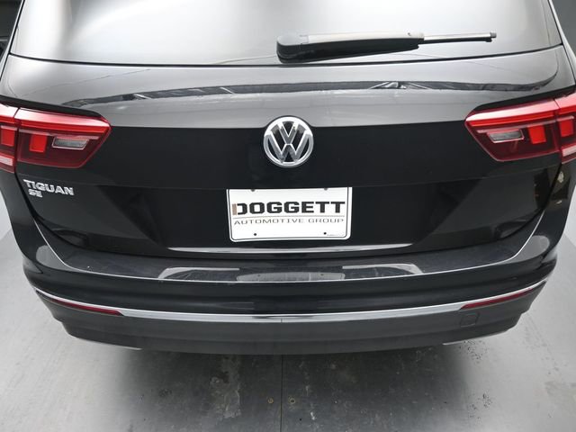 Used 2021 Volkswagen Tiguan SE w/ Panoramic Sunroof Package FWD image 10