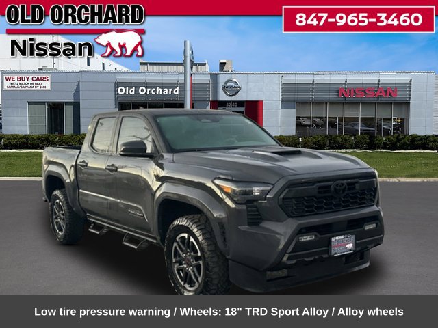 Used 2025 Toyota Tacoma TRD Sport AWD/4WD image 4