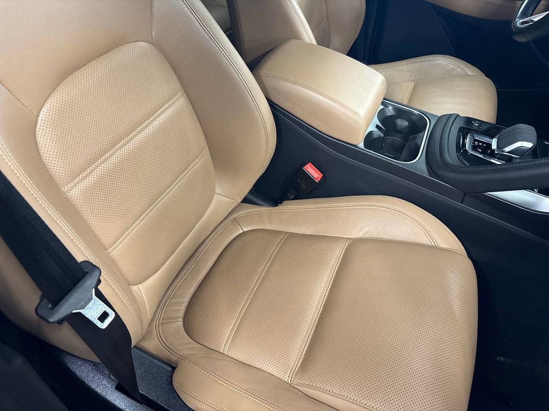 Used 2021 Jaguar E-PACE SE image 40