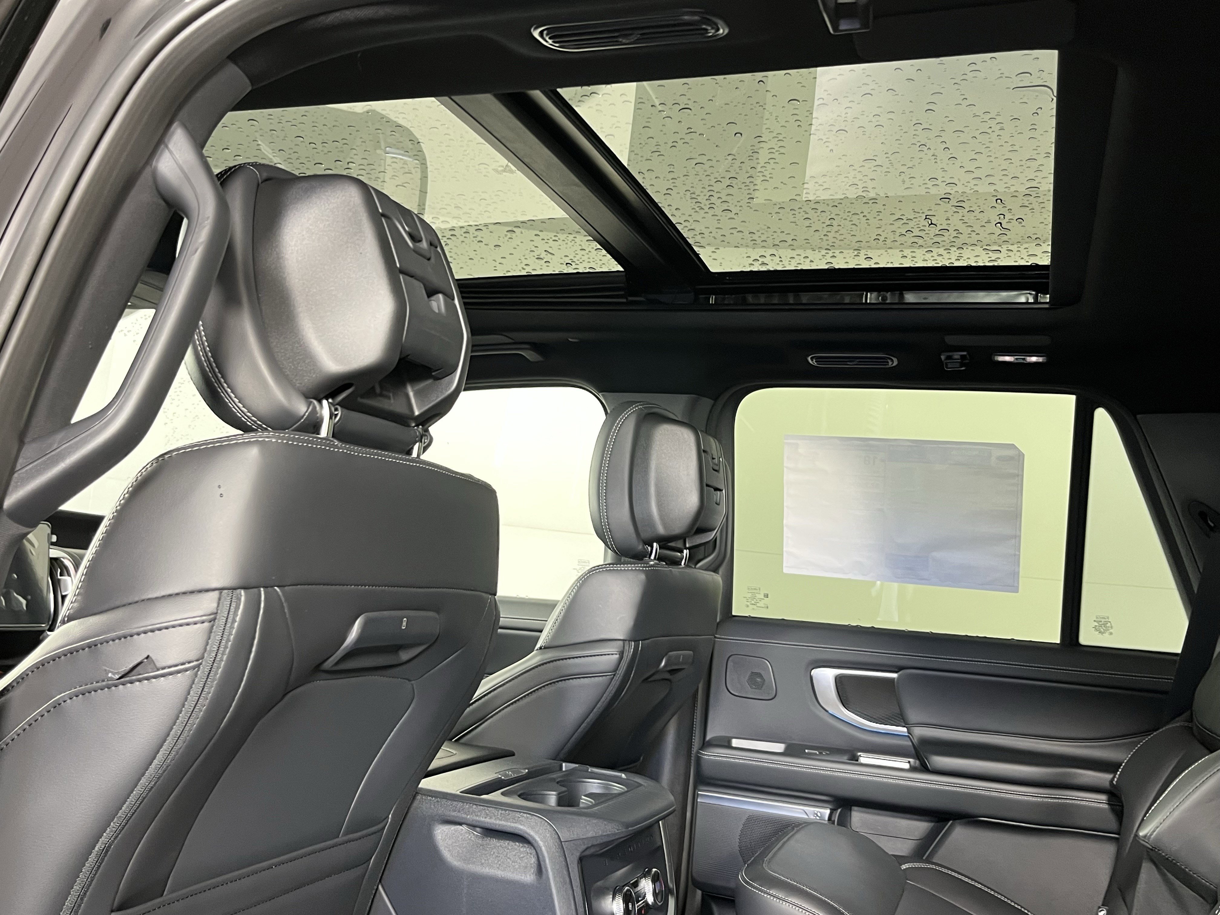 New 2026 Ford Expedition Platinum w/ Stealth Performance Package AWD/4WD image 14