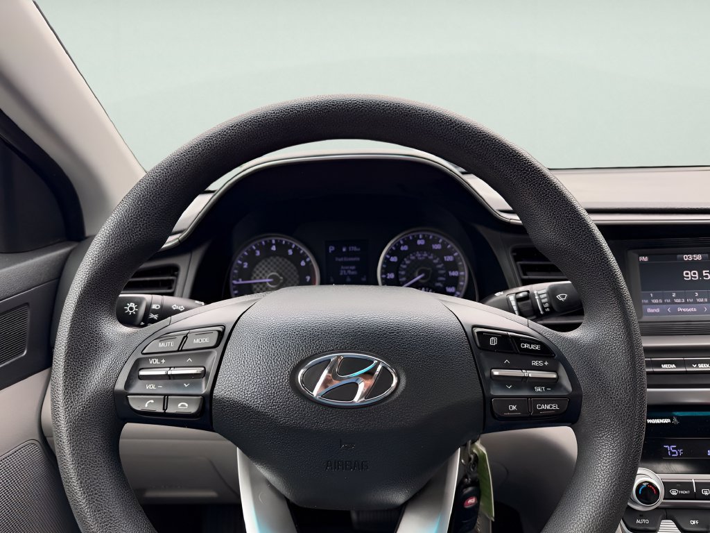 Used 2020 Hyundai Elantra SE FWD image 20