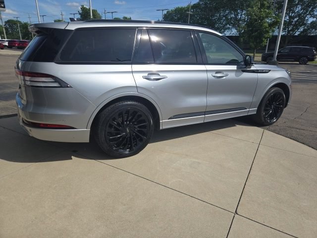 Certified 2023 Lincoln Aviator Reserve w/ Jet Package AWD/4WD image 17