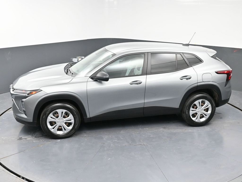 Used 2024 Chevrolet Trax LS w/ Driver Confidence Package image 42