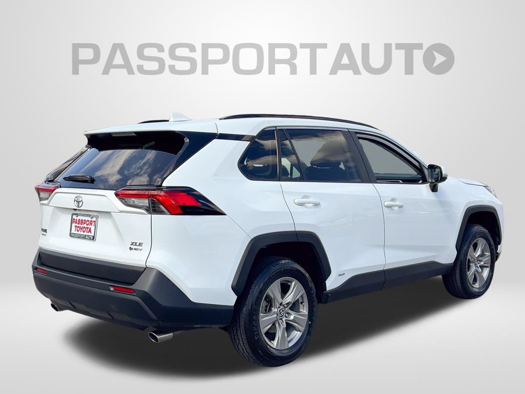 Used 2025 Toyota RAV4 XLE AWD/4WD image 8