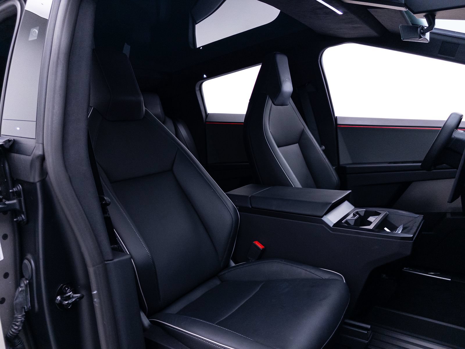 Used 2024 Tesla Cybertruck AWD Crew Cab image 35