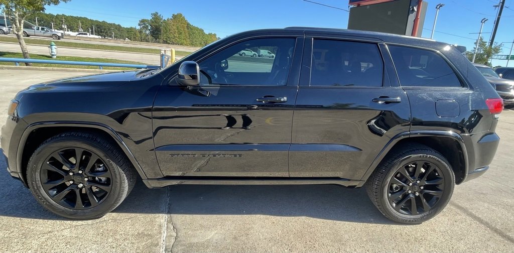 Used 2021 Jeep Grand Cherokee Laredo X image 7