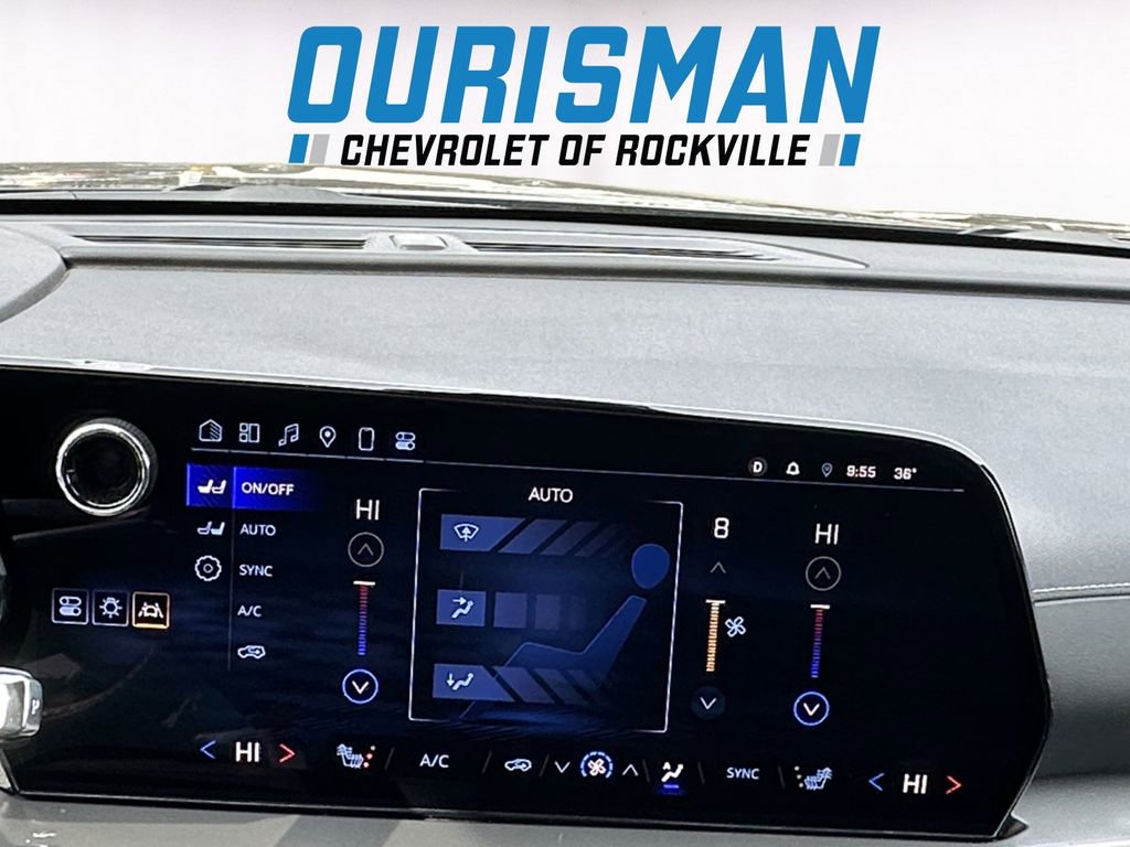 Used 2024 Chevrolet Traverse LT image 14