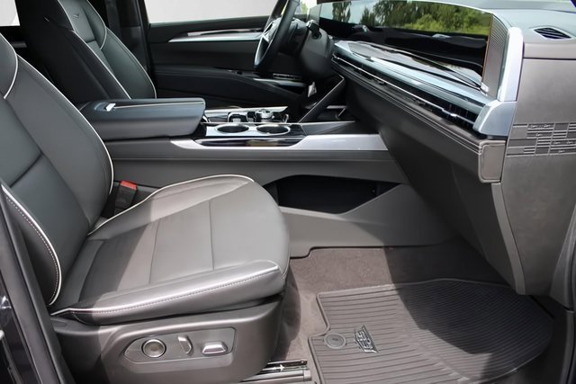 New 2025 Cadillac Escalade Sport w/ Touring Package image 16