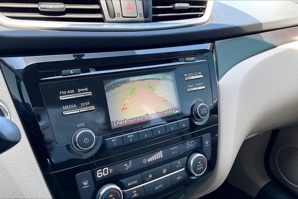 Used 2016 Nissan Rogue SV image 22