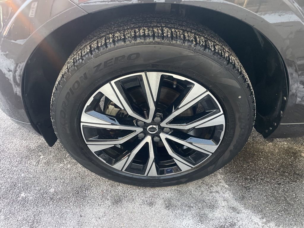 Certified 2023 Volvo XC60 B5 Core w/ Climate Package image 13