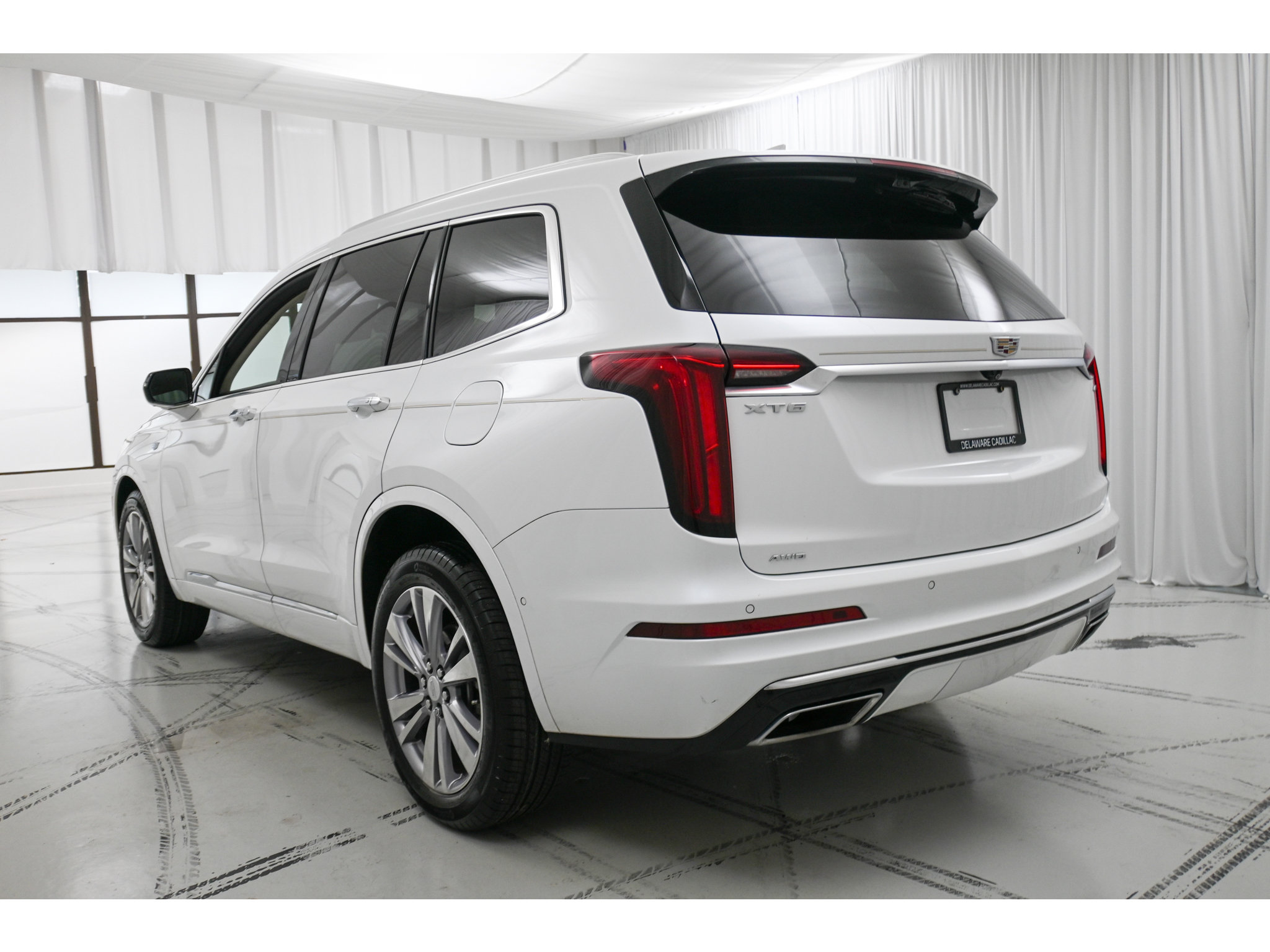 Certified 2023 Cadillac XT6 Premium Luxury w/ Technology Package AWD/4WD image 5