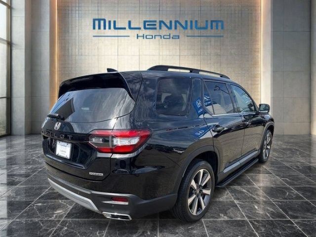 Certified 2023 Honda Pilot Touring image 4
