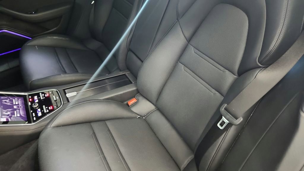 Used 2021 Porsche Panamera image 26
