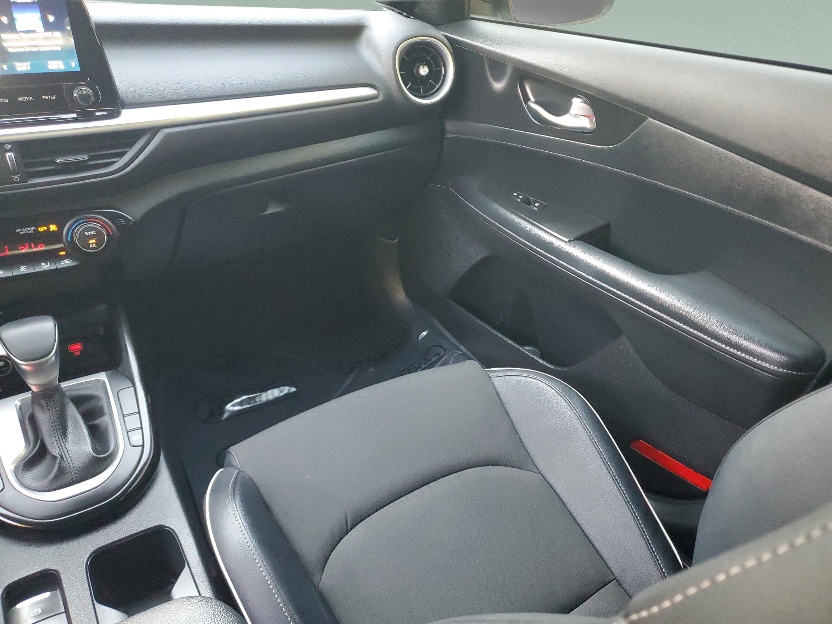 Certified 2024 Kia Forte GT-Line FWD image 12