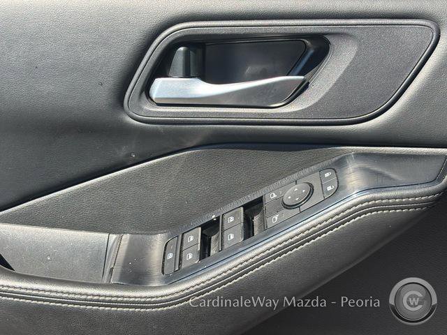 Used 2024 Nissan Rogue SV image 27