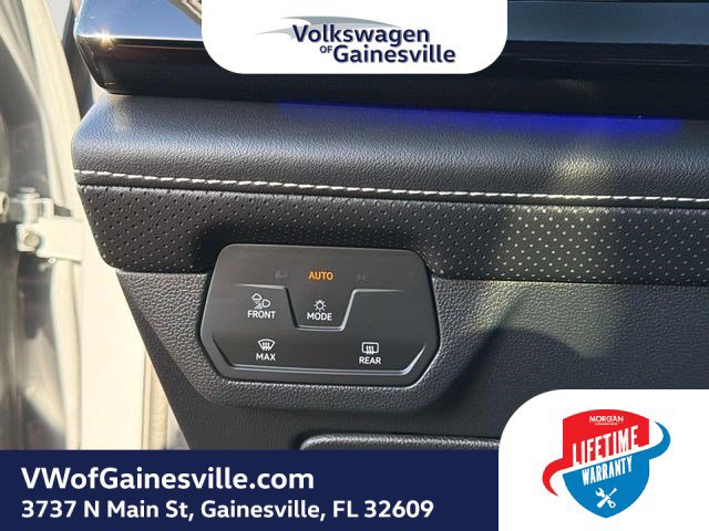 Certified 2024 Volkswagen Atlas Cross Sport SEL R-Line AWD/4WD image 28