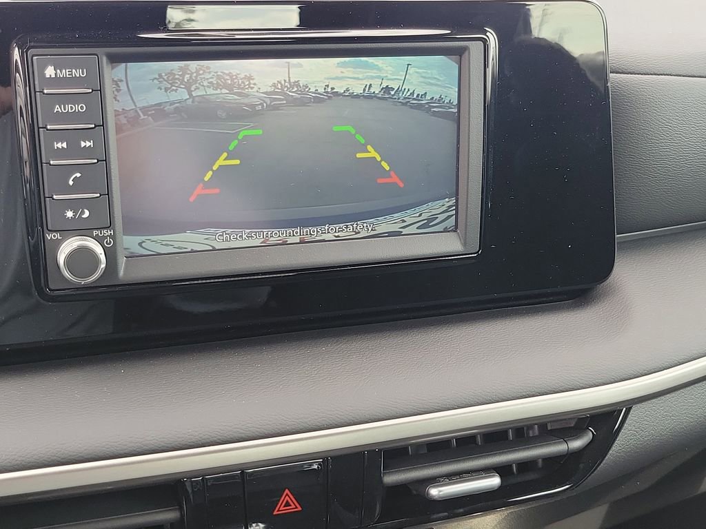 New 2025 Nissan Kicks S image 8