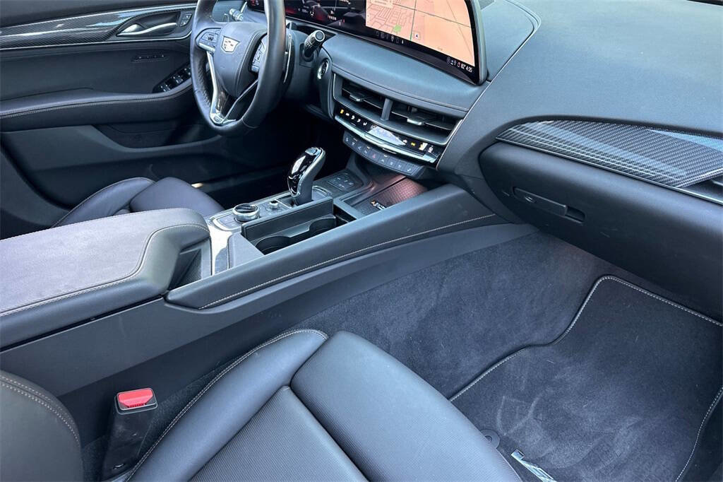 Used 2025 Cadillac CT5 V image 15