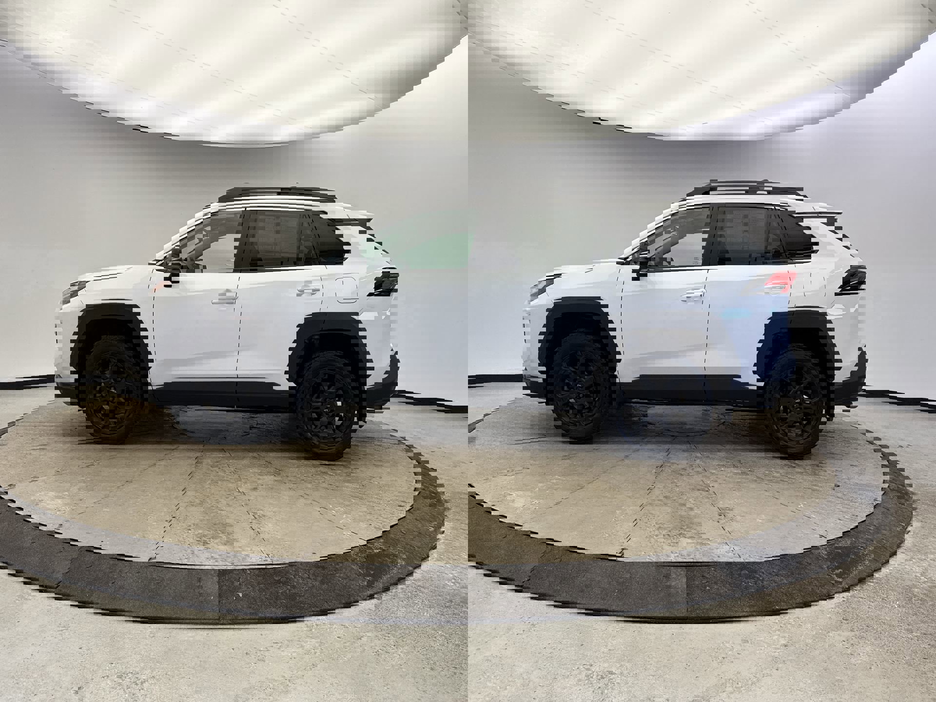 Used 2022 Toyota RAV4 TRD Off-Road image 2