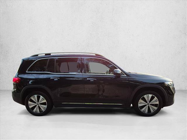 Used 2023 Mercedes-Benz EQB 300 4MATIC w/ Exclusive Package image 4