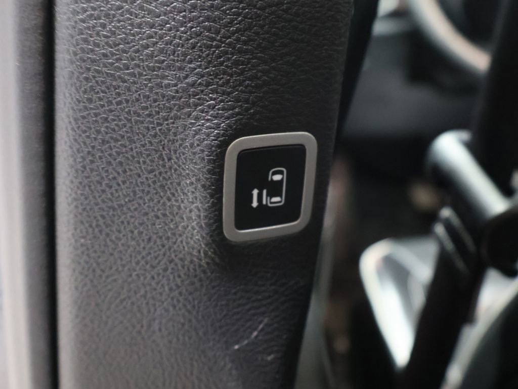 Certified 2025 Chrysler Pacifica Limited image 20