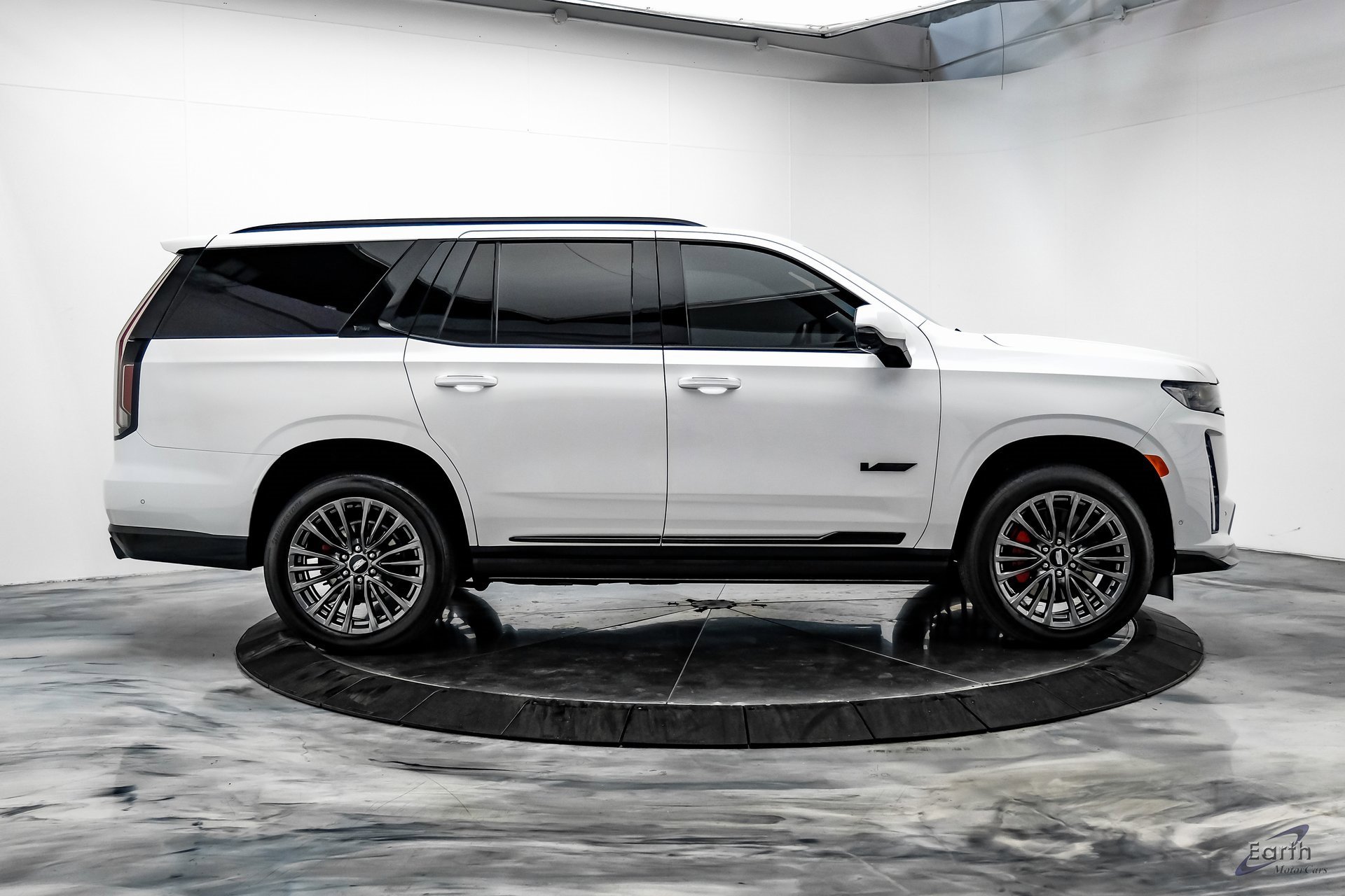 Used 2023 Cadillac Escalade V image 16