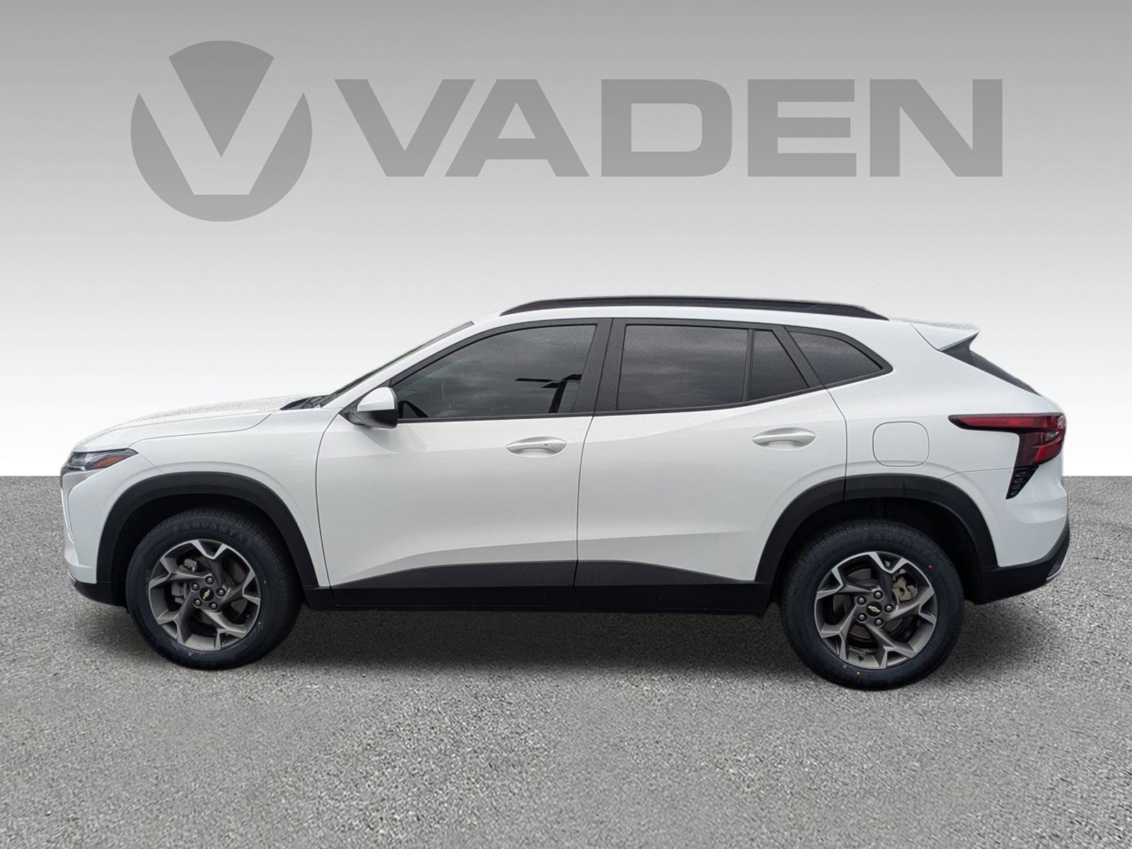 Used 2024 Chevrolet Trax LT w/ Driver Confidence Package image 27