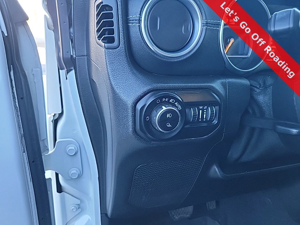 Used 2020 Jeep Gladiator Overland image 21