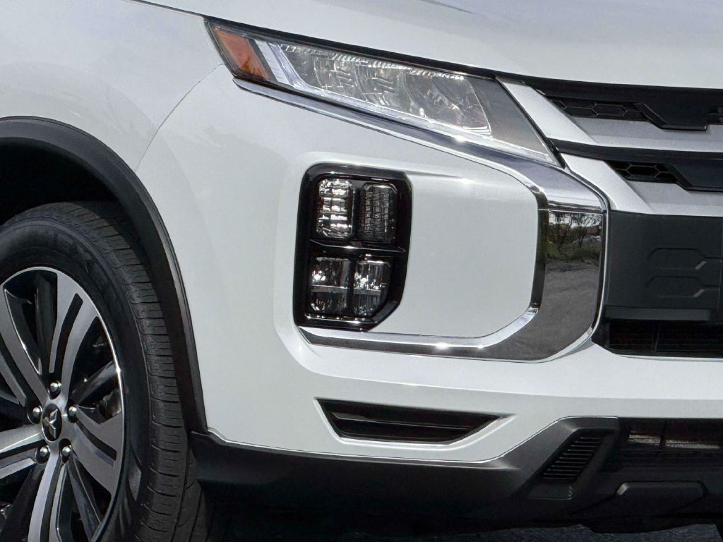Used 2025 Mitsubishi Outlander Sport SE AWD/4WD image 10