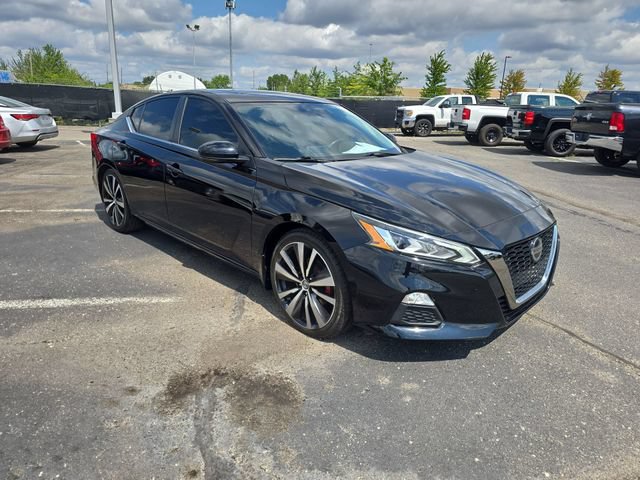 Used 2022 Nissan Altima 2.0 SR FWD image 2