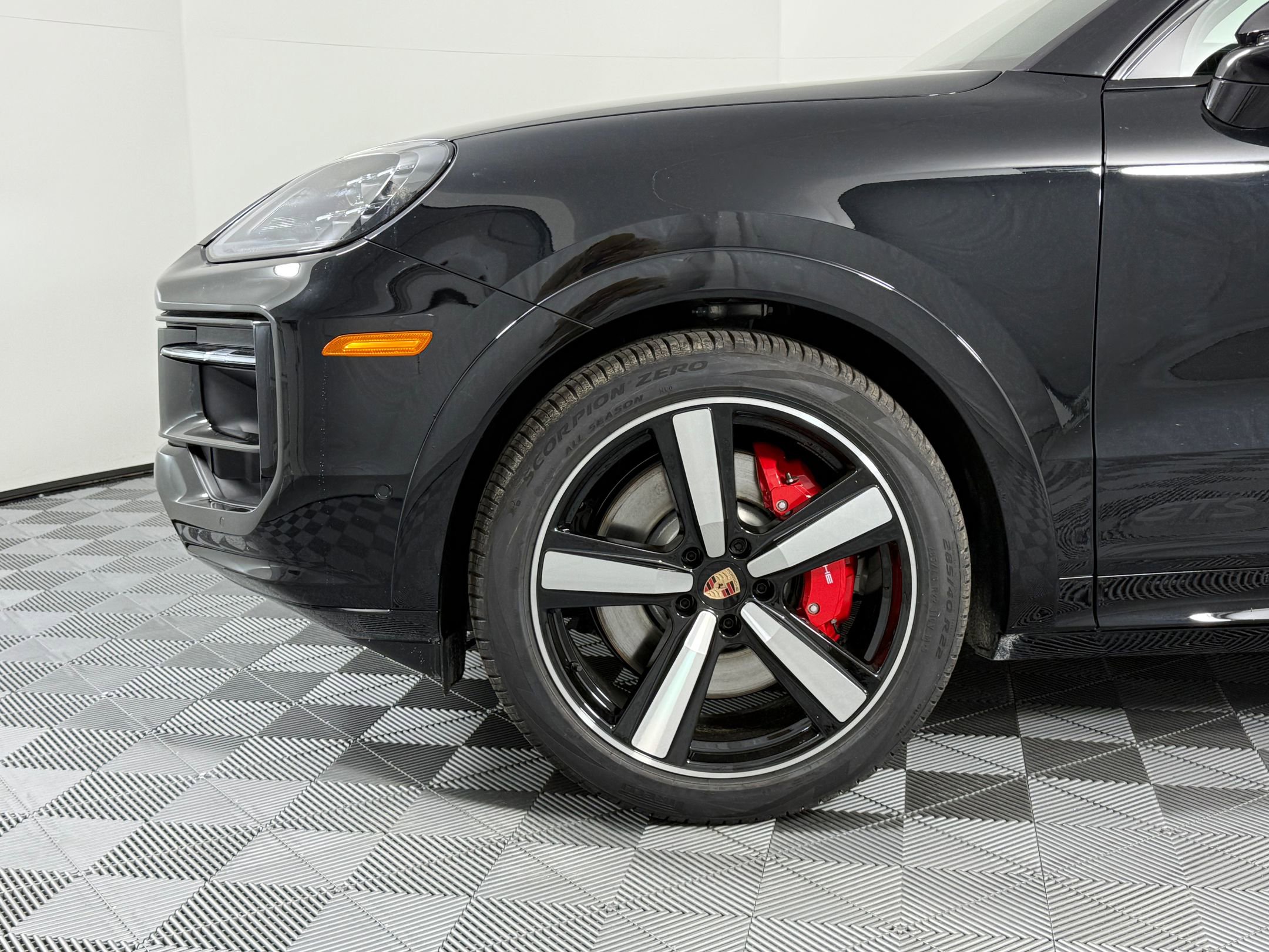 New 2026 Porsche Cayenne GTS image 12
