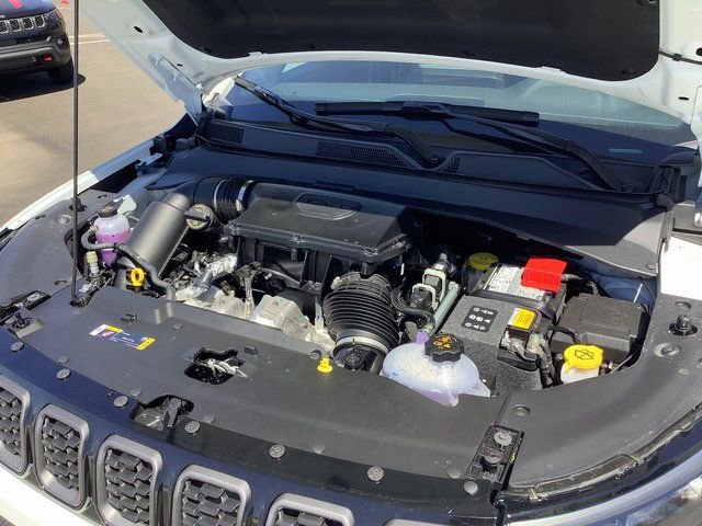 New 2025 Jeep Compass Latitude w/ Sun & Sound Group AWD/4WD image 43