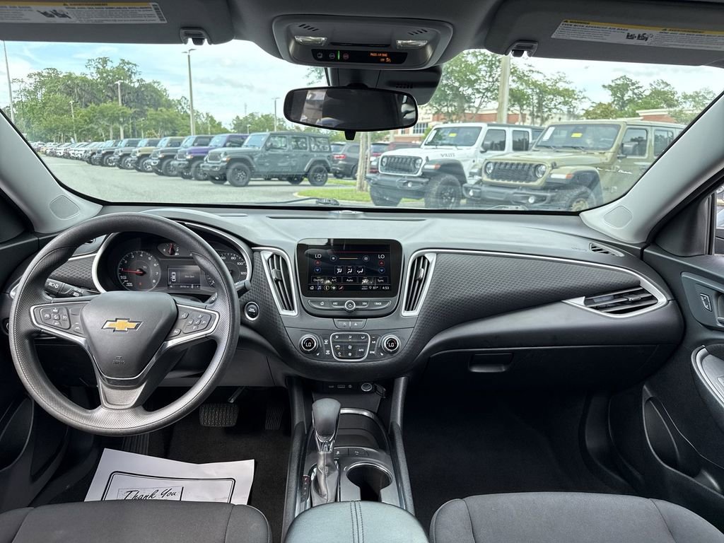 Used 2025 Chevrolet Malibu LT FWD image 25