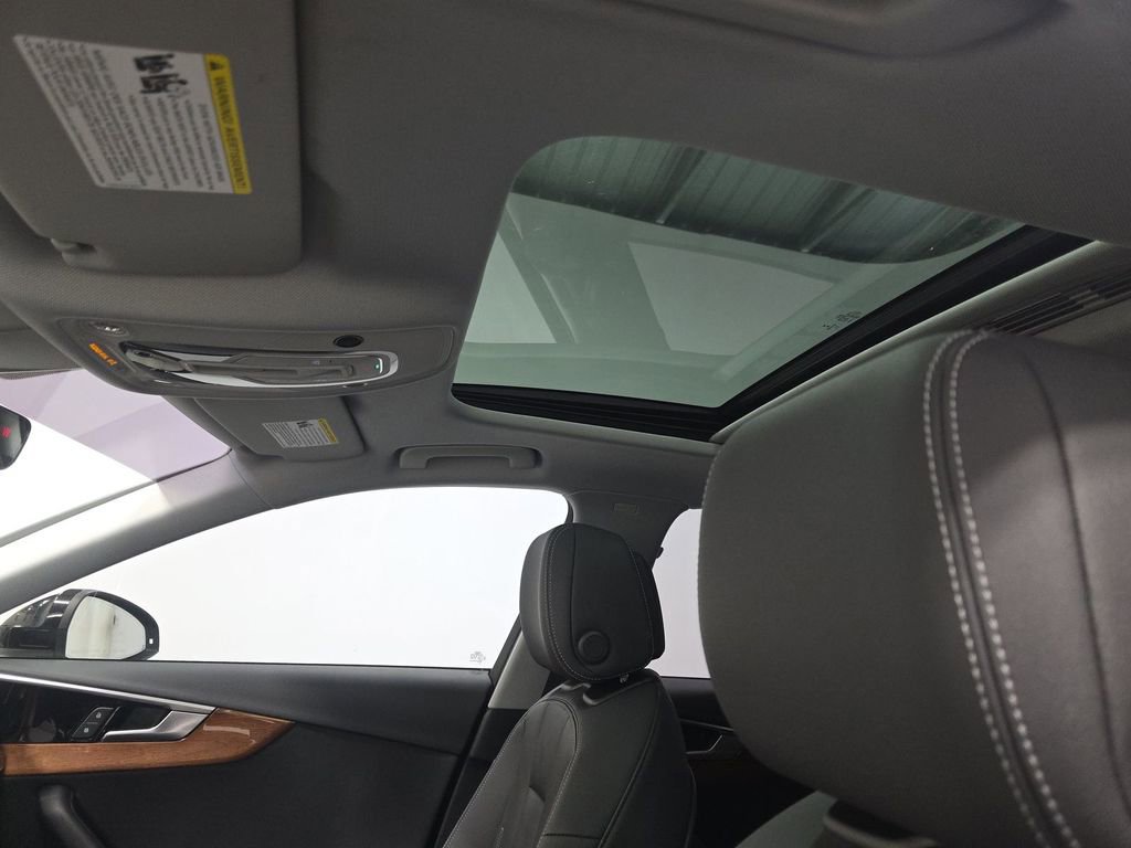 Used 2023 Audi A4 2.0T Premium w/ Convenience Package image 8