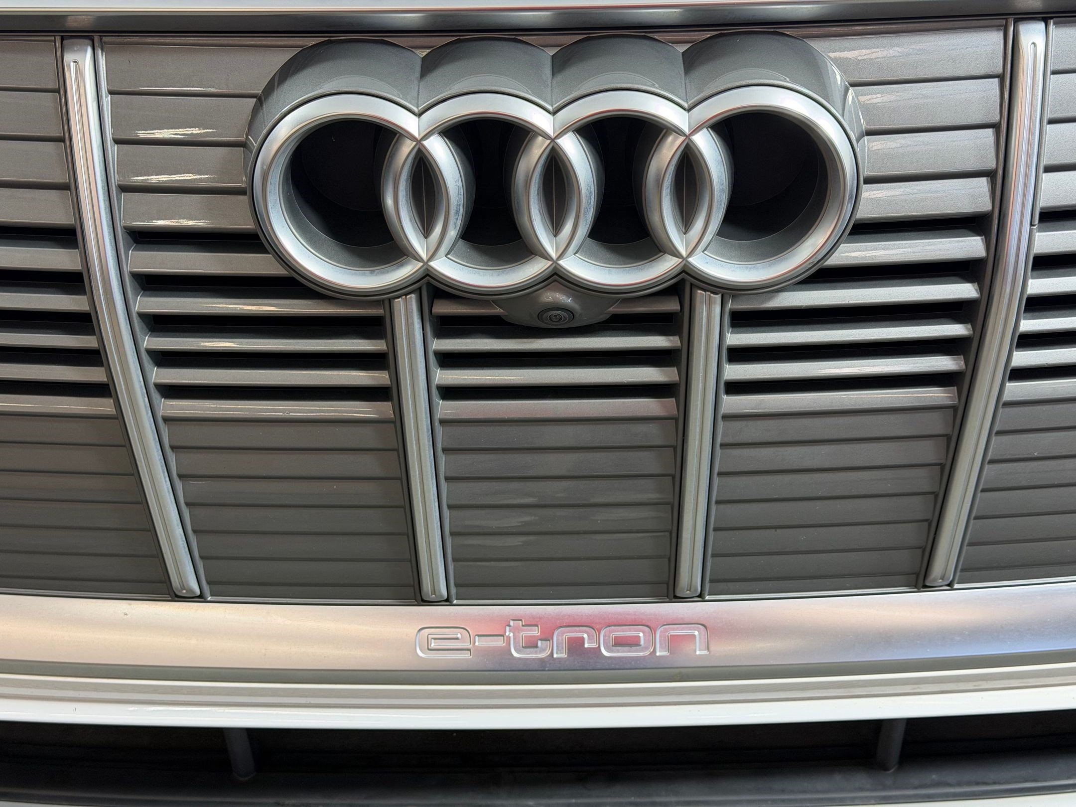 Certified 2023 Audi e-tron Premium Plus w/ Premium Plus Package AWD/4WD image 28